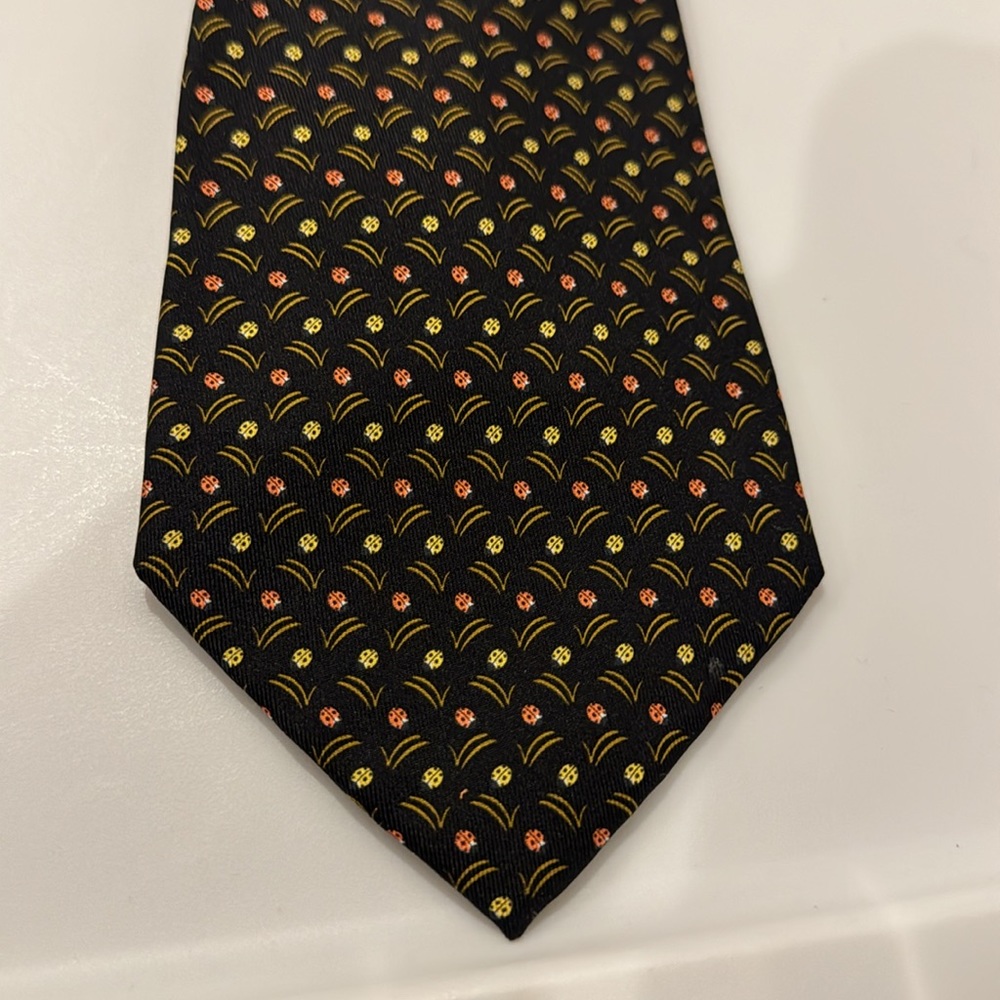 Salvatore Ferragamo NWOT 100% Silk Tie, very classic.
